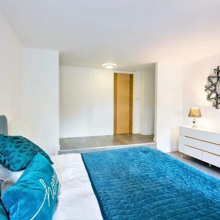 Lux City Centre 2 Bedroom Yourapartment